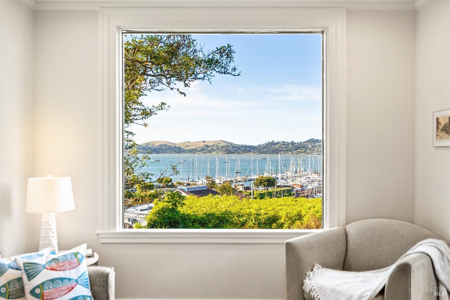 Detail Gallery Image 7 of 58 For 927 Bridgeway Unkn, Sausalito,  CA 94965 - 2 Beds | 1 Baths