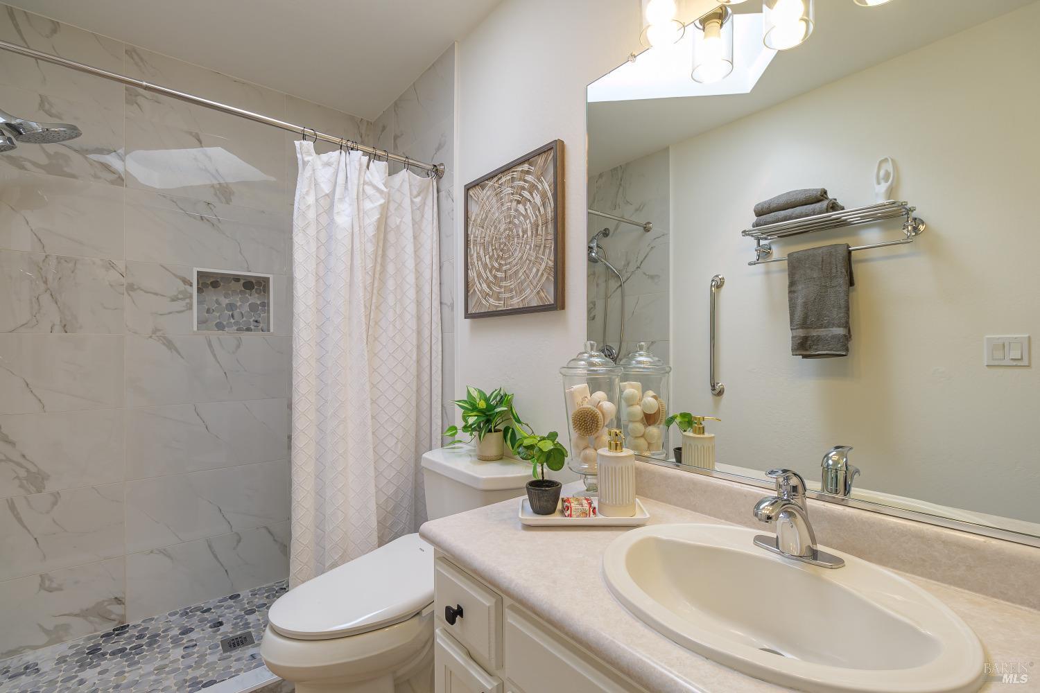 Detail Gallery Image 16 of 37 For 1026 5th St, Novato,  CA 94945 - 2 Beds | 2 Baths