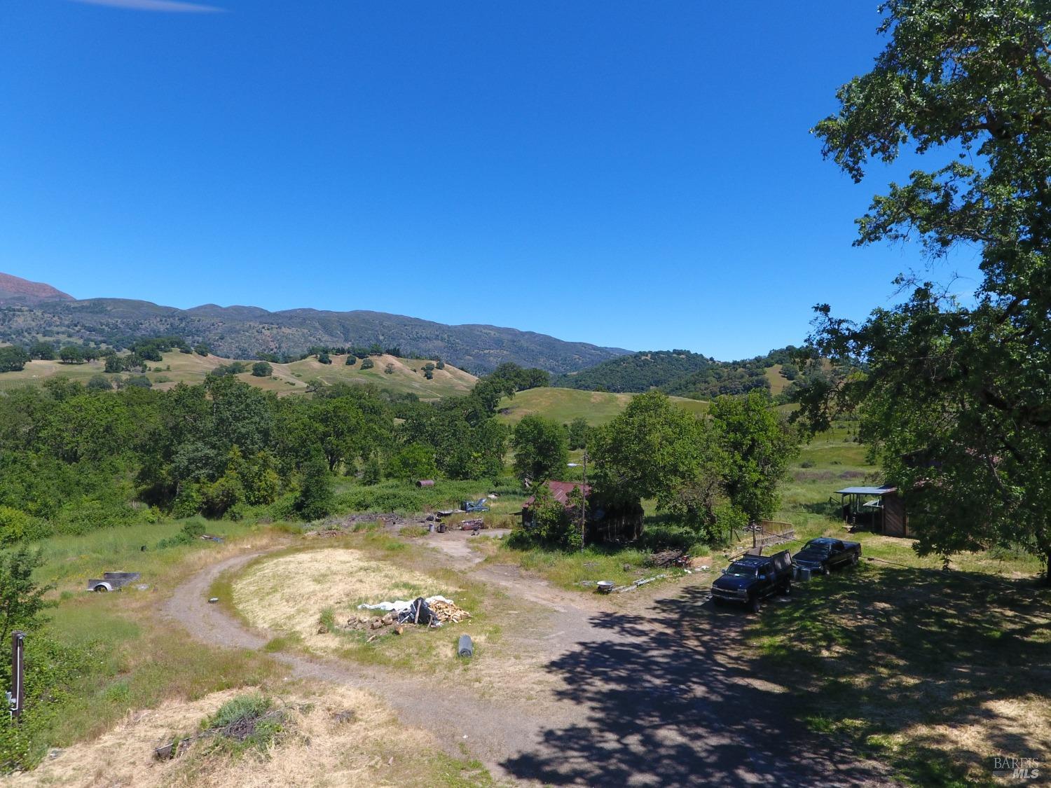 Detail Gallery Image 9 of 18 For 8601 S Highway 101 Unkn, Ukiah,  CA 95482 - 4 Beds | 3 Baths