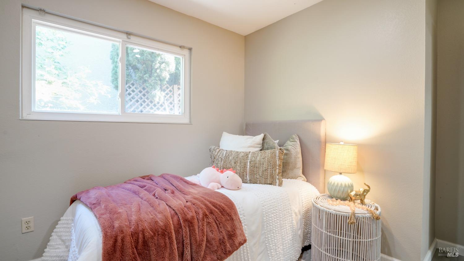 Detail Gallery Image 24 of 33 For 1261 Military St, Benicia,  CA 94510 - 3 Beds | 2 Baths