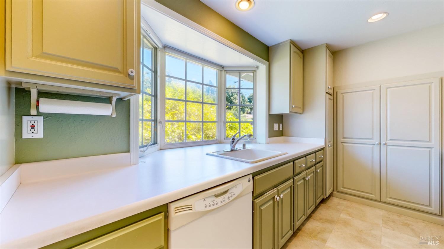 Detail Gallery Image 16 of 65 For 8 Tyler St, Novato,  CA 94947 - 3 Beds | 2 Baths