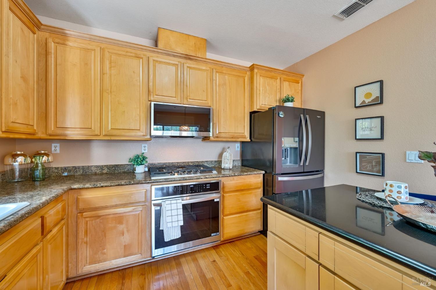 Detail Gallery Image 15 of 61 For 368 Sterling Way, San Rafael,  CA 94903 - 3 Beds | 2/1 Baths