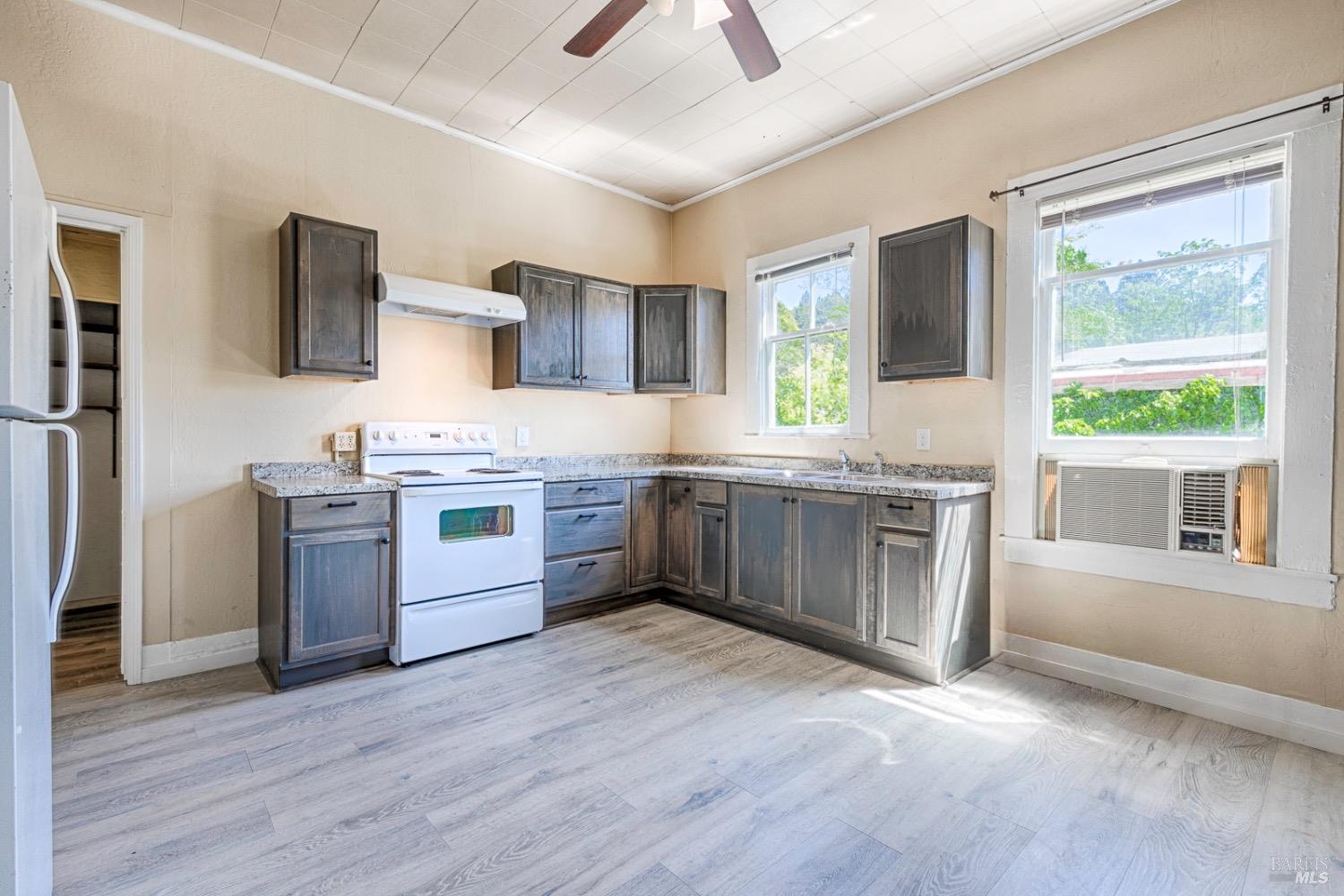 Detail Gallery Image 8 of 36 For 16451 4th St, Guerneville,  CA 95446 - 2 Beds | 1 Baths