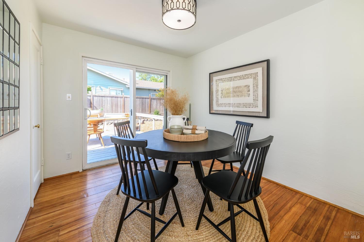 Detail Gallery Image 8 of 35 For 34 Vallejo St, Petaluma,  CA 94952 - 2 Beds | 1 Baths