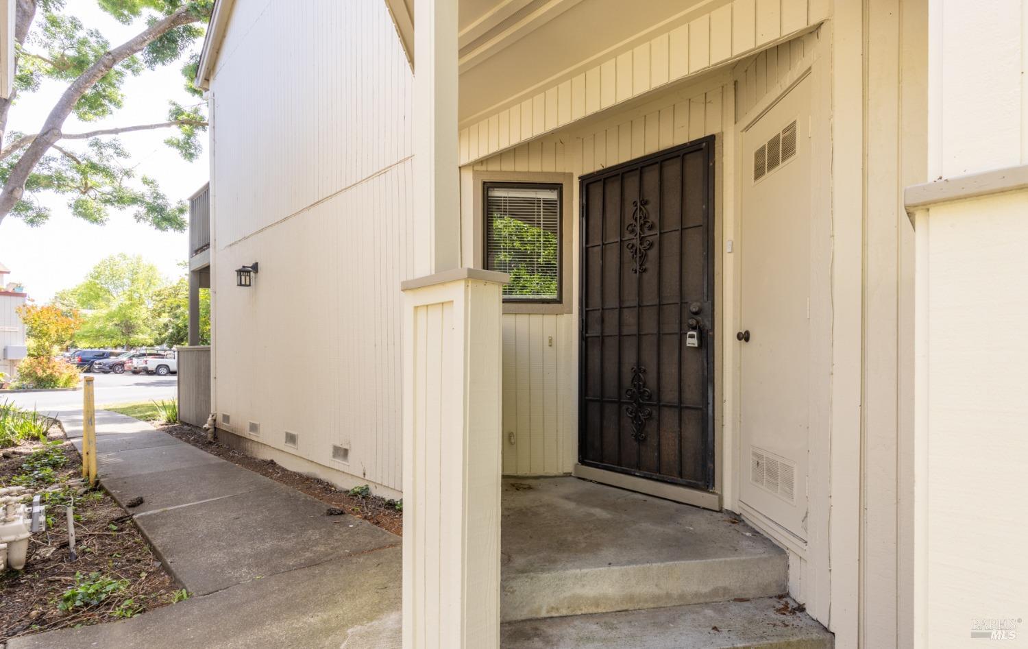 Detail Gallery Image 1 of 29 For 2529 Westberry Dr, Santa Rosa,  CA 95403 - 2 Beds | 1 Baths