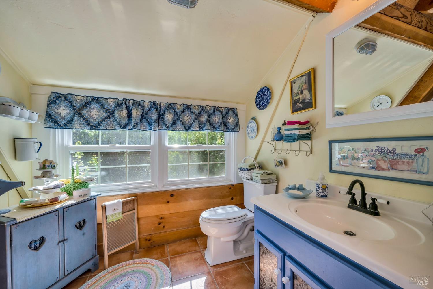 Detail Gallery Image 11 of 28 For 6535 Sunset Ct, Kelseyville,  CA 95451 - 3 Beds | 2 Baths
