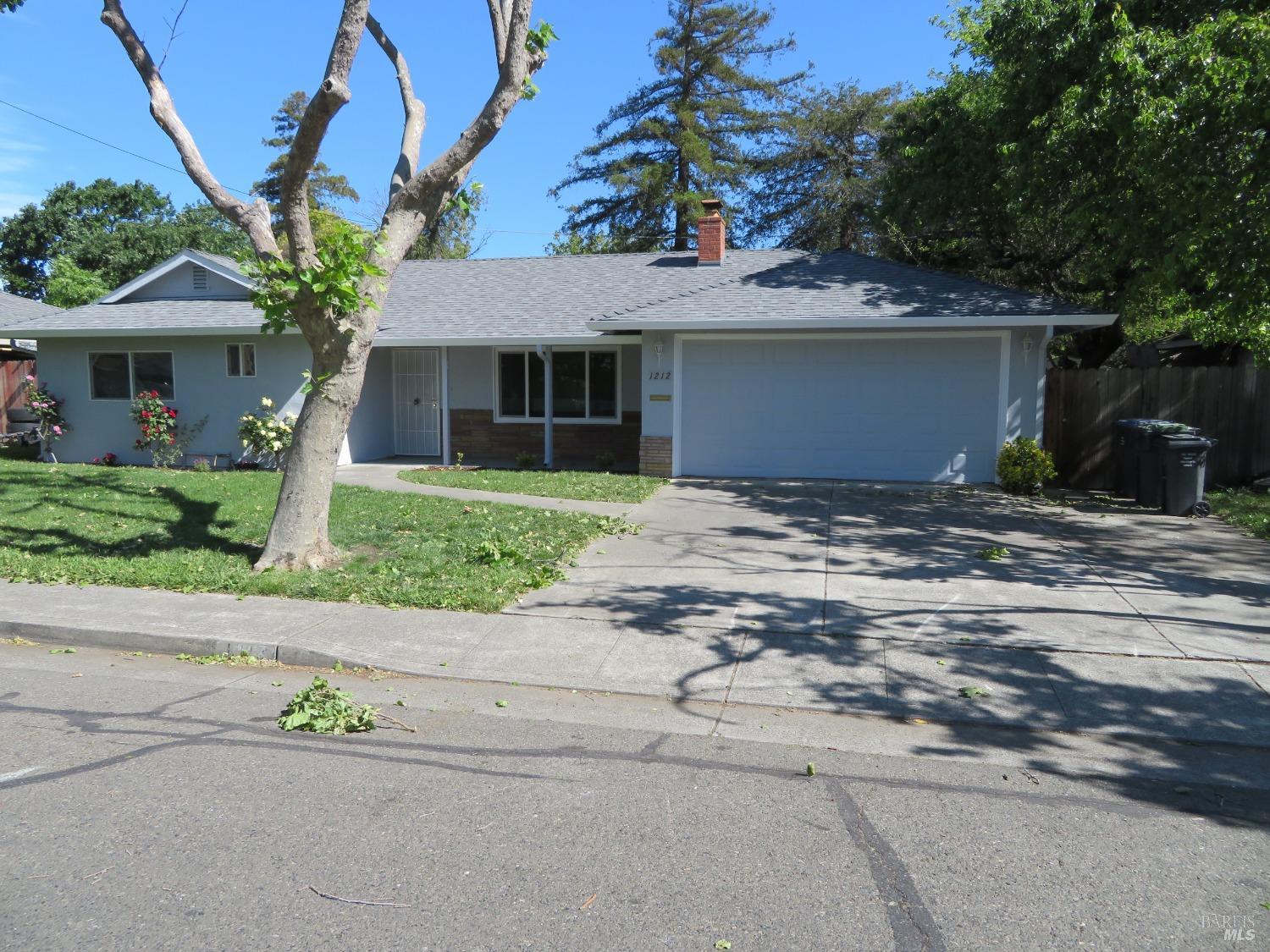 Detail Gallery Image 2 of 33 For 1212 Utah St, Fairfield,  CA 94533 - 3 Beds | 2 Baths