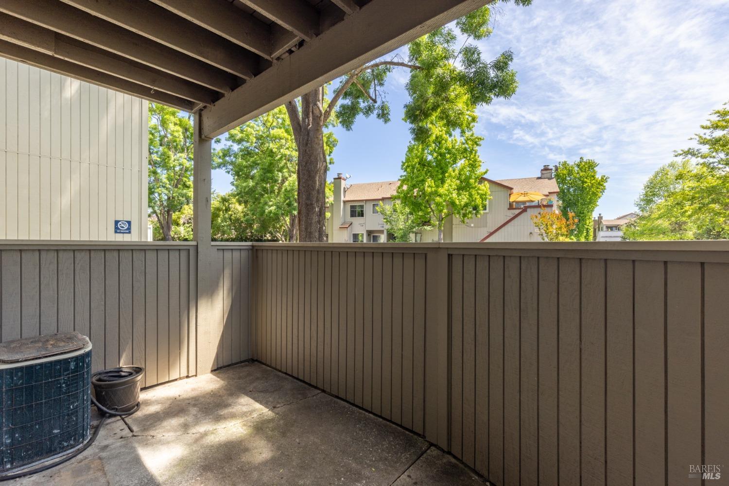 Detail Gallery Image 22 of 29 For 2529 Westberry Dr, Santa Rosa,  CA 95403 - 2 Beds | 1 Baths