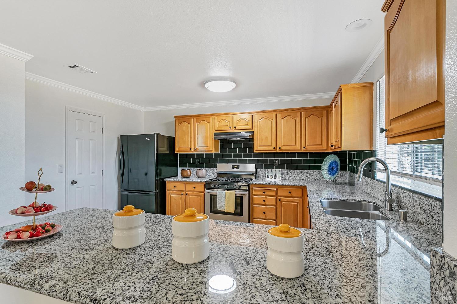 Detail Gallery Image 14 of 50 For 5342 Chenin Blanc Pl, Vallejo,  CA 94591 - 4 Beds | 2/1 Baths