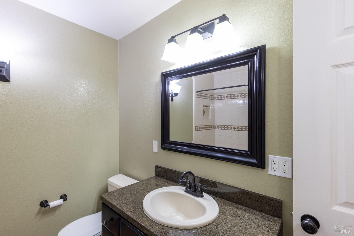 Detail Gallery Image 18 of 29 For 2529 Westberry Dr, Santa Rosa,  CA 95403 - 2 Beds | 1 Baths