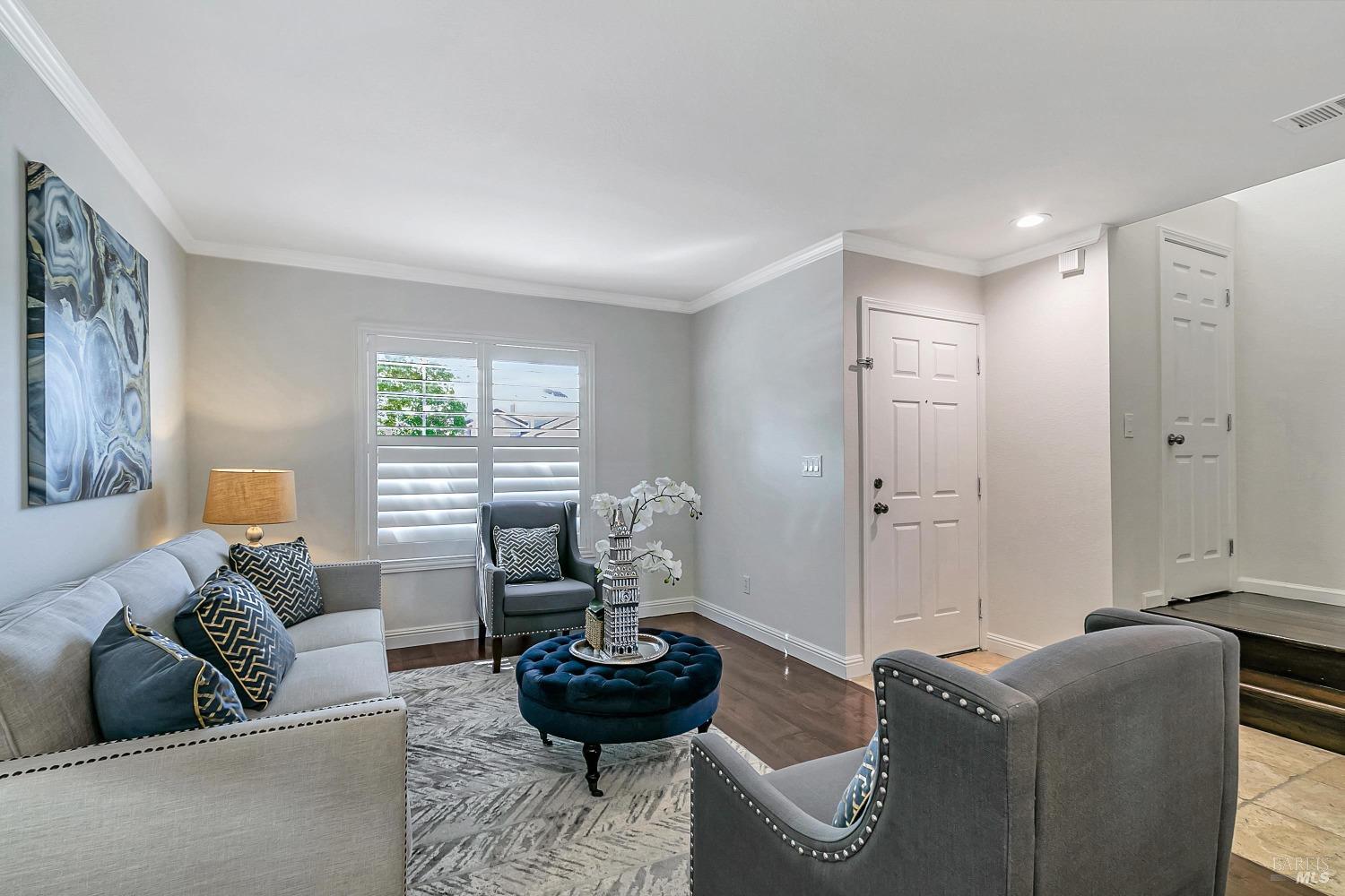 Detail Gallery Image 6 of 50 For 5342 Chenin Blanc Pl, Vallejo,  CA 94591 - 4 Beds | 2/1 Baths