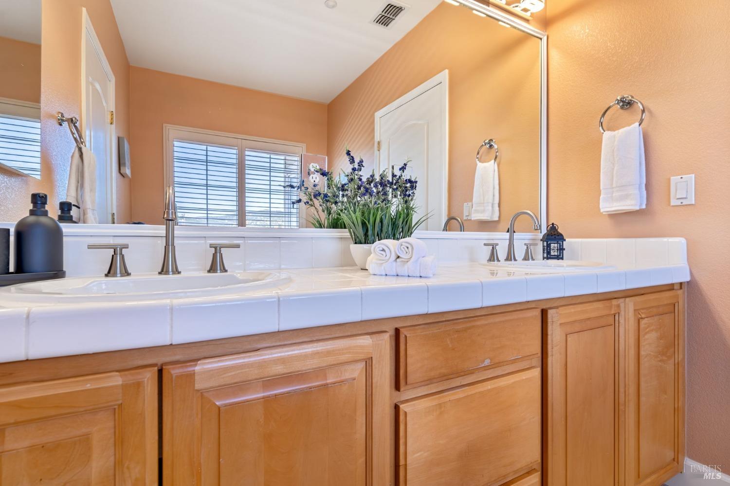 Detail Gallery Image 33 of 61 For 368 Sterling Way, San Rafael,  CA 94903 - 3 Beds | 2/1 Baths