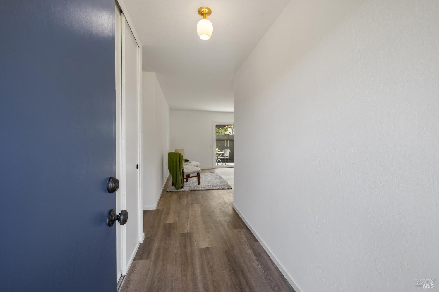 Detail Gallery Image 2 of 21 For 17 Vineyard Cir, Sonoma,  CA 95476 - 1 Beds | 1 Baths
