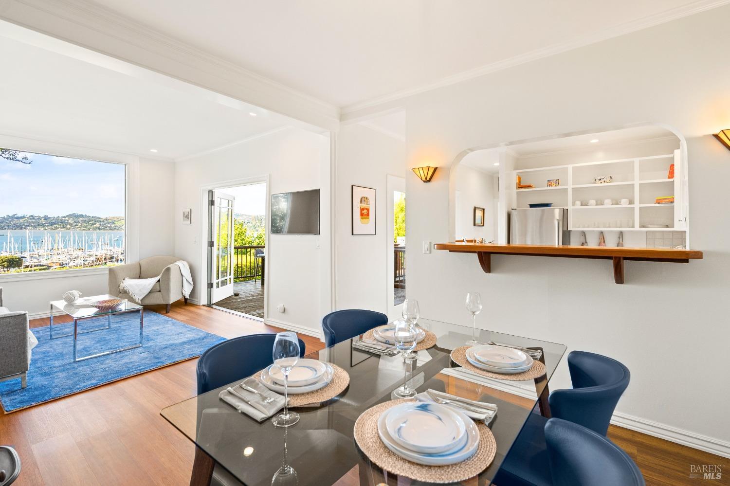 Detail Gallery Image 11 of 58 For 927 Bridgeway Unkn, Sausalito,  CA 94965 - 2 Beds | 1 Baths