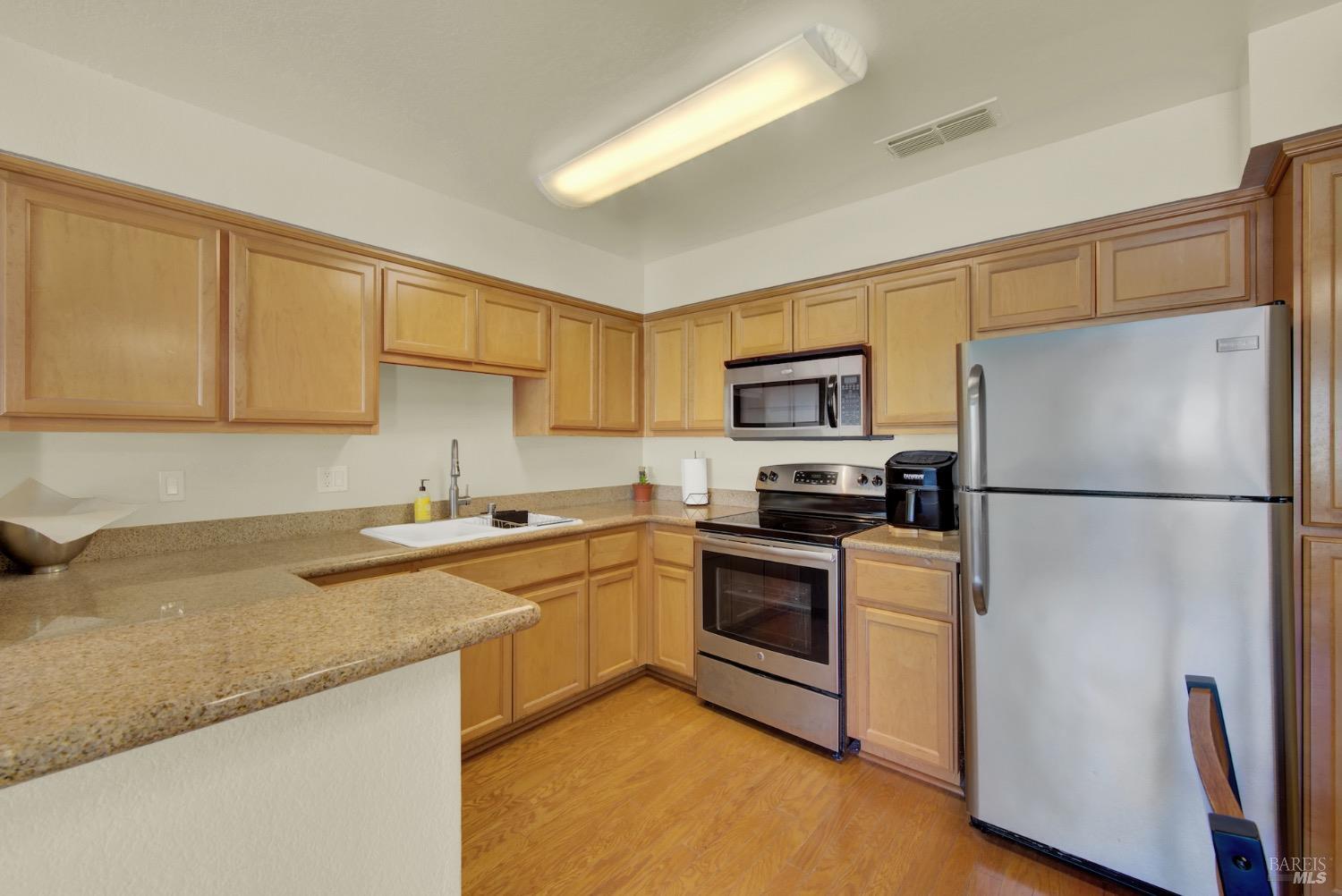 Detail Gallery Image 11 of 27 For 2915 N Texas St #213,  Fairfield,  CA 94533 - 2 Beds | 1 Baths