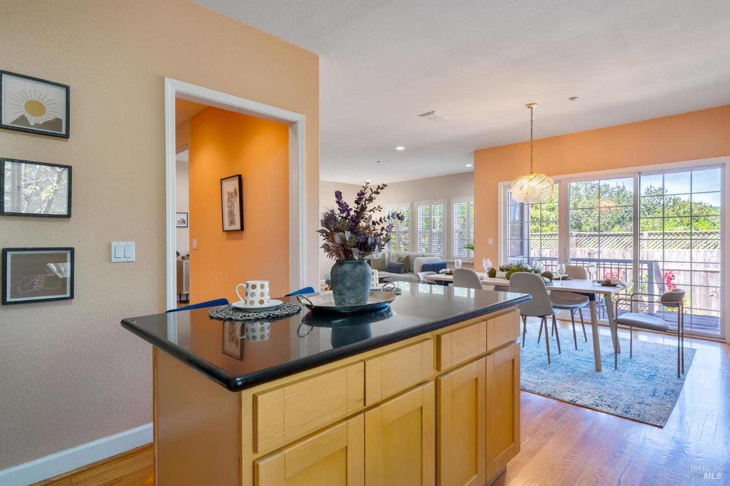 Detail Gallery Image 18 of 61 For 368 Sterling Way, San Rafael,  CA 94903 - 3 Beds | 2/1 Baths
