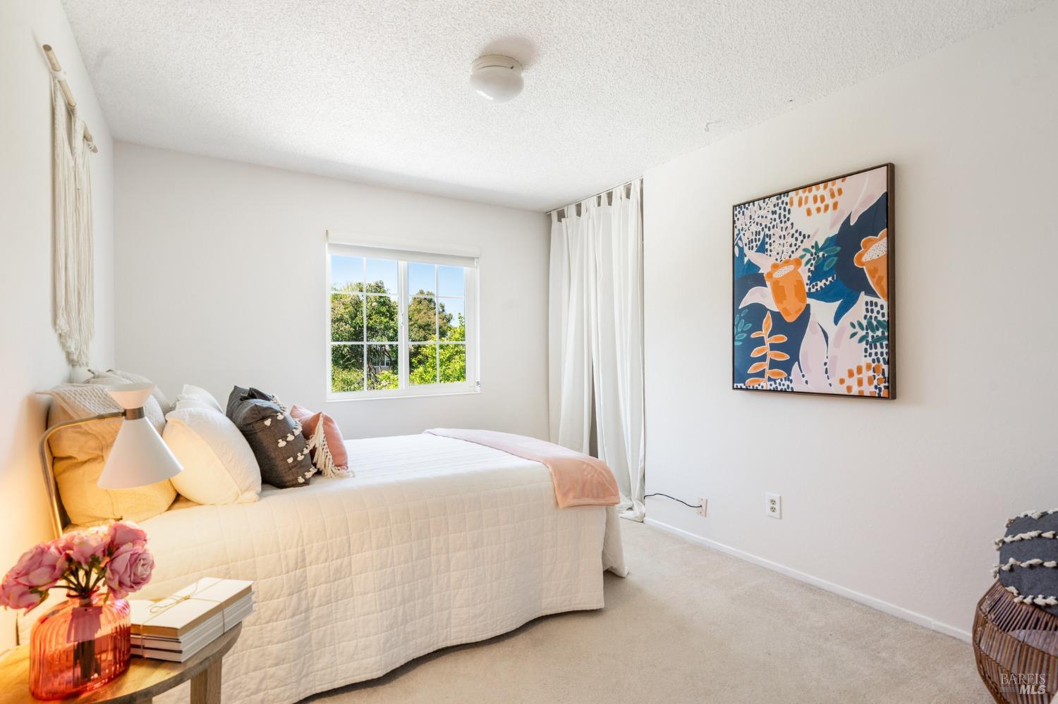 Detail Gallery Image 22 of 39 For 390 San Luis Way, Novato,  CA 94945 - 3 Beds | 2/1 Baths