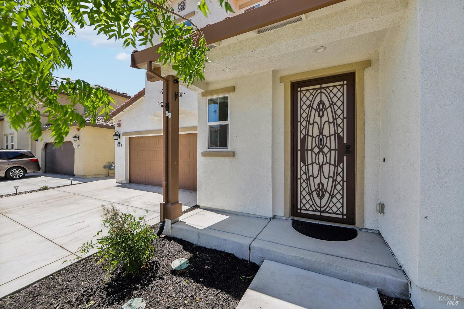Detail Gallery Image 33 of 46 For 718 Iris Dr, Vacaville,  CA 95687 - 4 Beds | 3/1 Baths