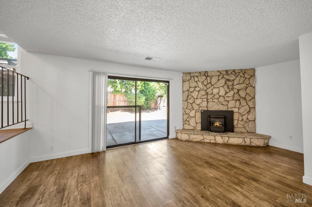 Detail Gallery Image 16 of 45 For 369 Arlington Cir, Fairfield,  CA 94533 - 4 Beds | 2/1 Baths