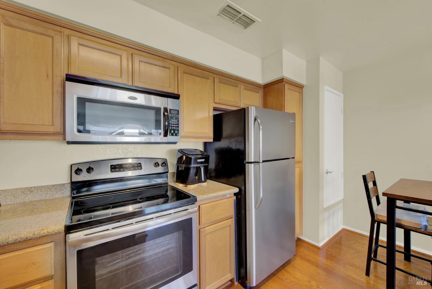 Detail Gallery Image 14 of 27 For 2915 N Texas St #213,  Fairfield,  CA 94533 - 2 Beds | 1 Baths
