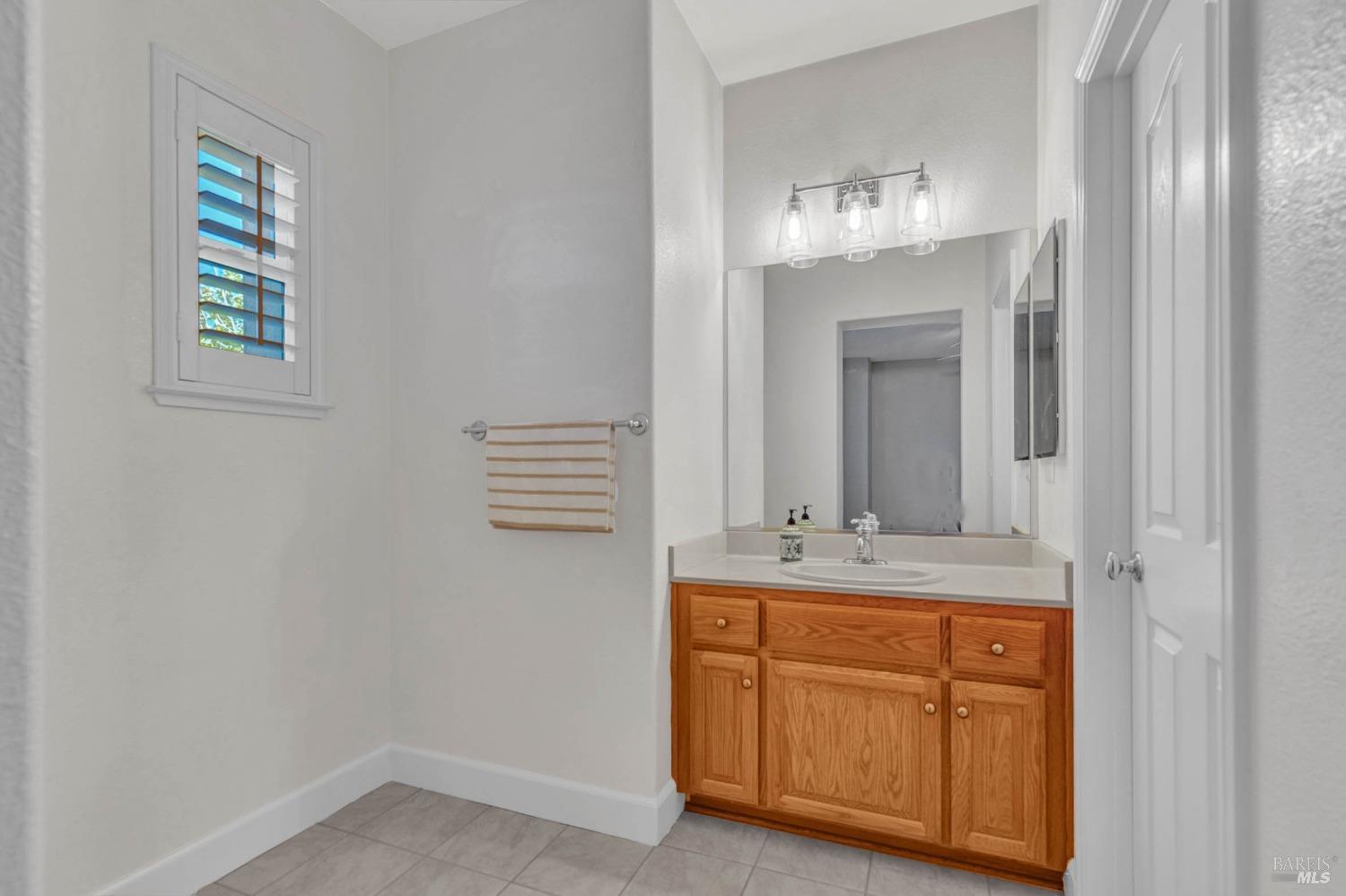 Detail Gallery Image 51 of 76 For 545 Lansing Cir, Benicia,  CA 94510 - 5 Beds | 4/1 Baths