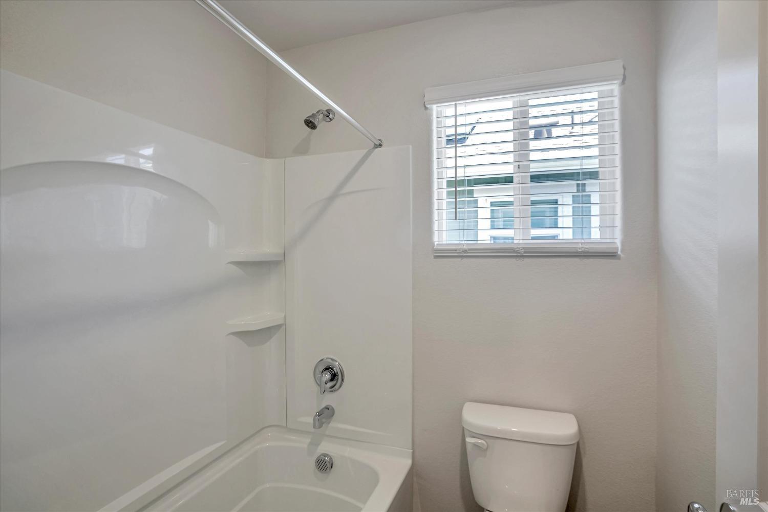 Detail Gallery Image 17 of 27 For 109 Jelly Fish St, Suisun City,  CA 94585 - 3 Beds | 2/1 Baths