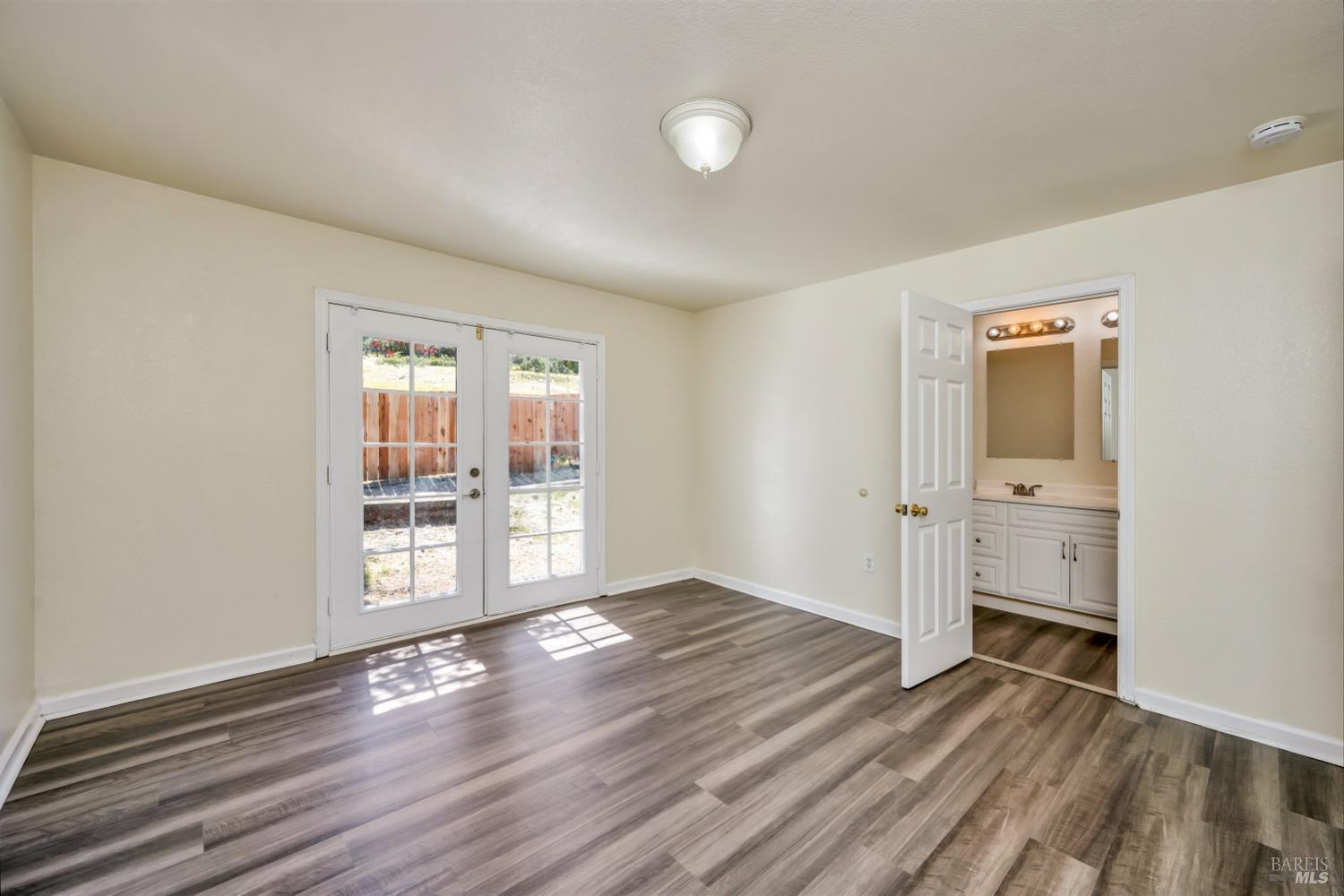 Detail Gallery Image 9 of 14 For 535 N Jefferson St, Cloverdale,  CA 95425 - 3 Beds | 1 Baths