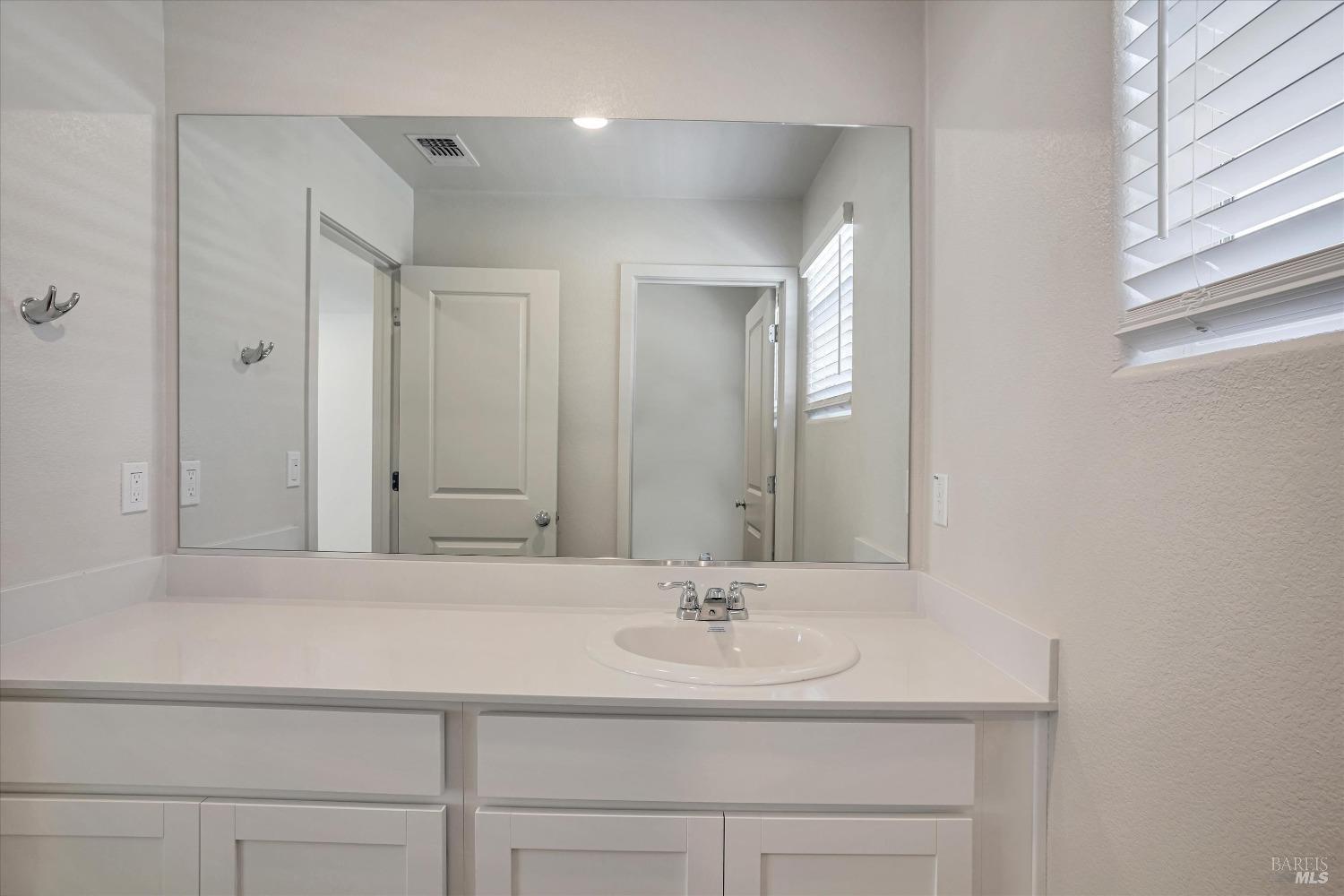 Detail Gallery Image 13 of 25 For 113 Jelly Fish St, Suisun City,  CA 94585 - 3 Beds | 2/1 Baths
