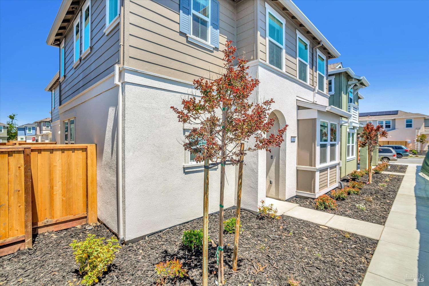 Detail Gallery Image 3 of 27 For 109 Jelly Fish St, Suisun City,  CA 94585 - 3 Beds | 2/1 Baths