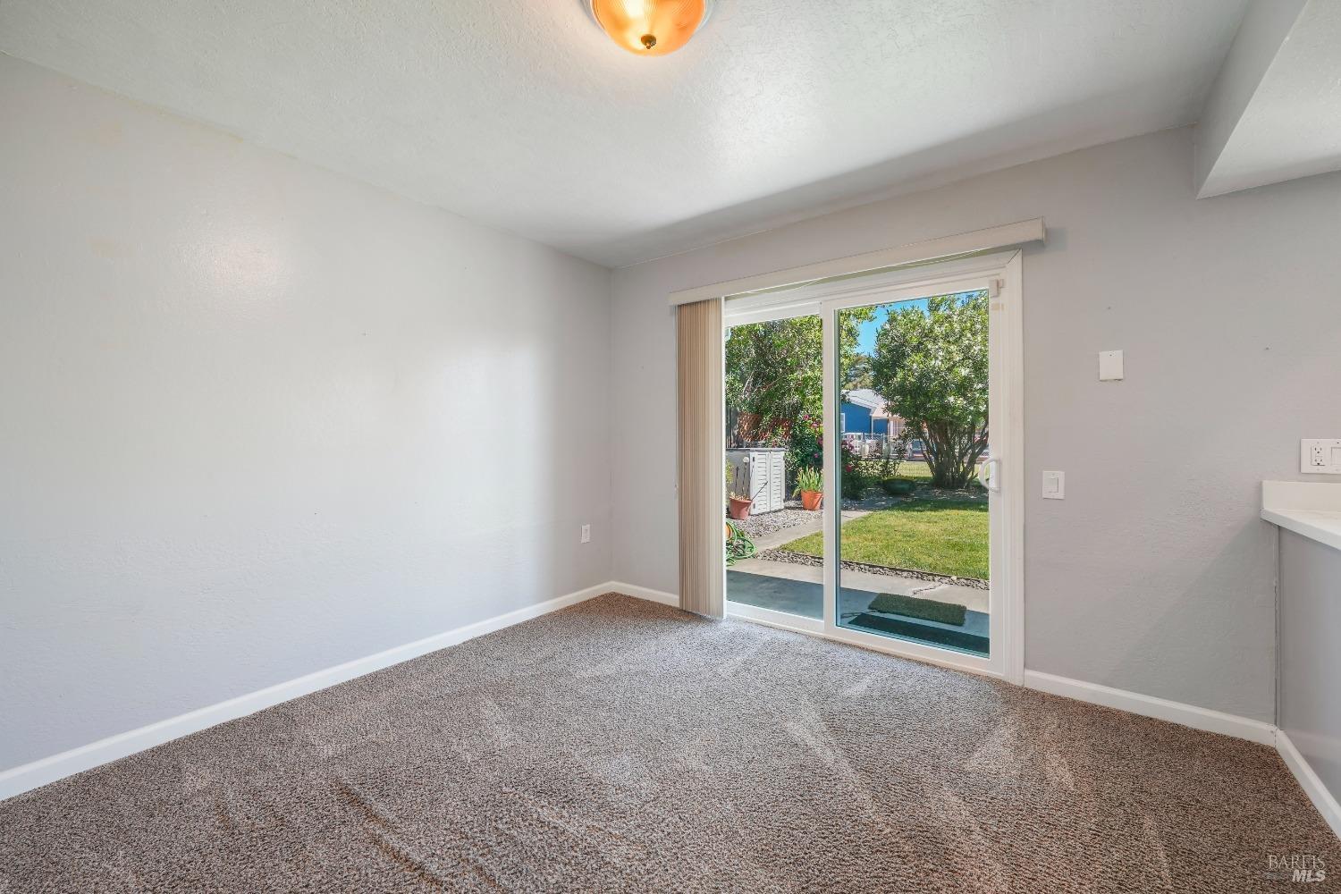 Detail Gallery Image 12 of 25 For 162 Isle Royale Cir, Vacaville,  CA 95687 - 2 Beds | 2 Baths