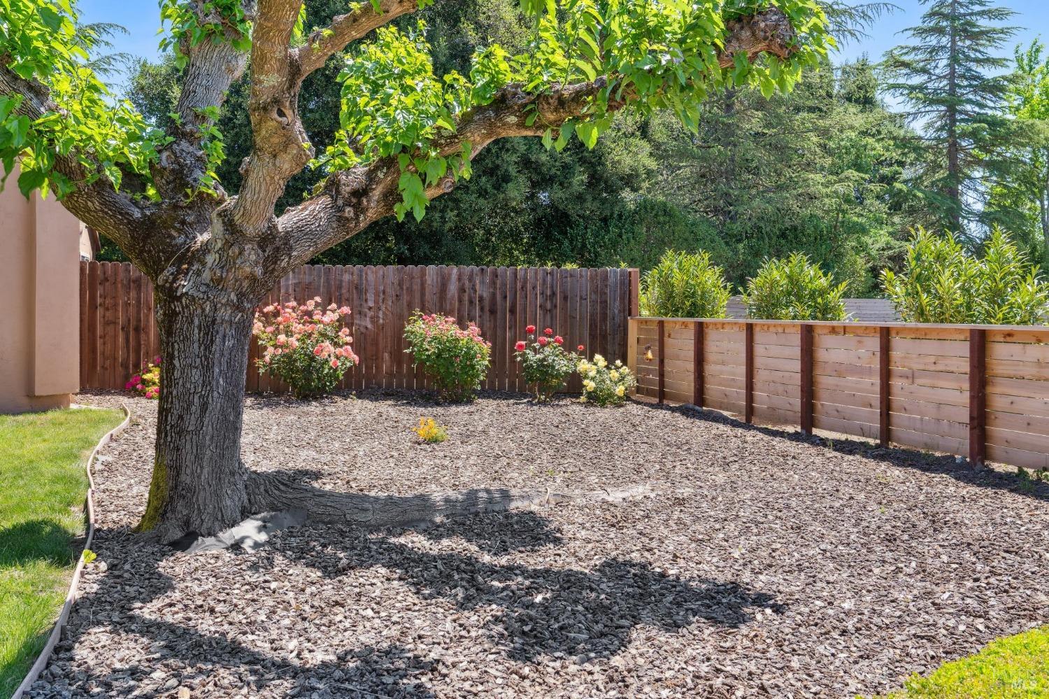 Detail Gallery Image 32 of 44 For 20015 Saint Germain Ln, Sonoma,  CA 95476 - 3 Beds | 2 Baths