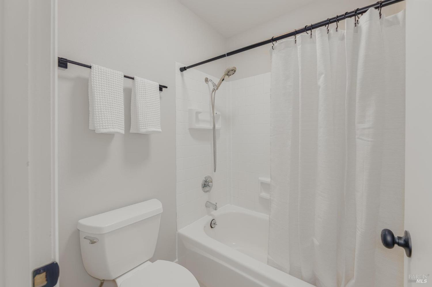 Detail Gallery Image 16 of 26 For 131 Del Rio Ct #4,  Vacaville,  CA 95687 - 2 Beds | 1 Baths