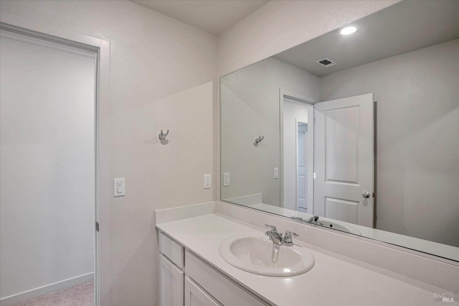 Detail Gallery Image 16 of 27 For 109 Jelly Fish St, Suisun City,  CA 94585 - 3 Beds | 2/1 Baths