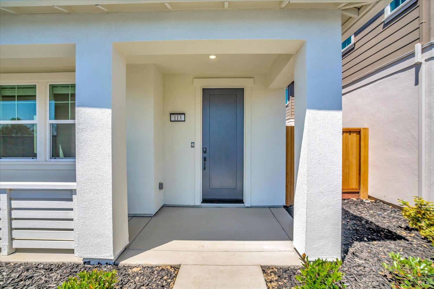 Detail Gallery Image 1 of 25 For 113 Jelly Fish St, Suisun City,  CA 94585 - 3 Beds | 2/1 Baths