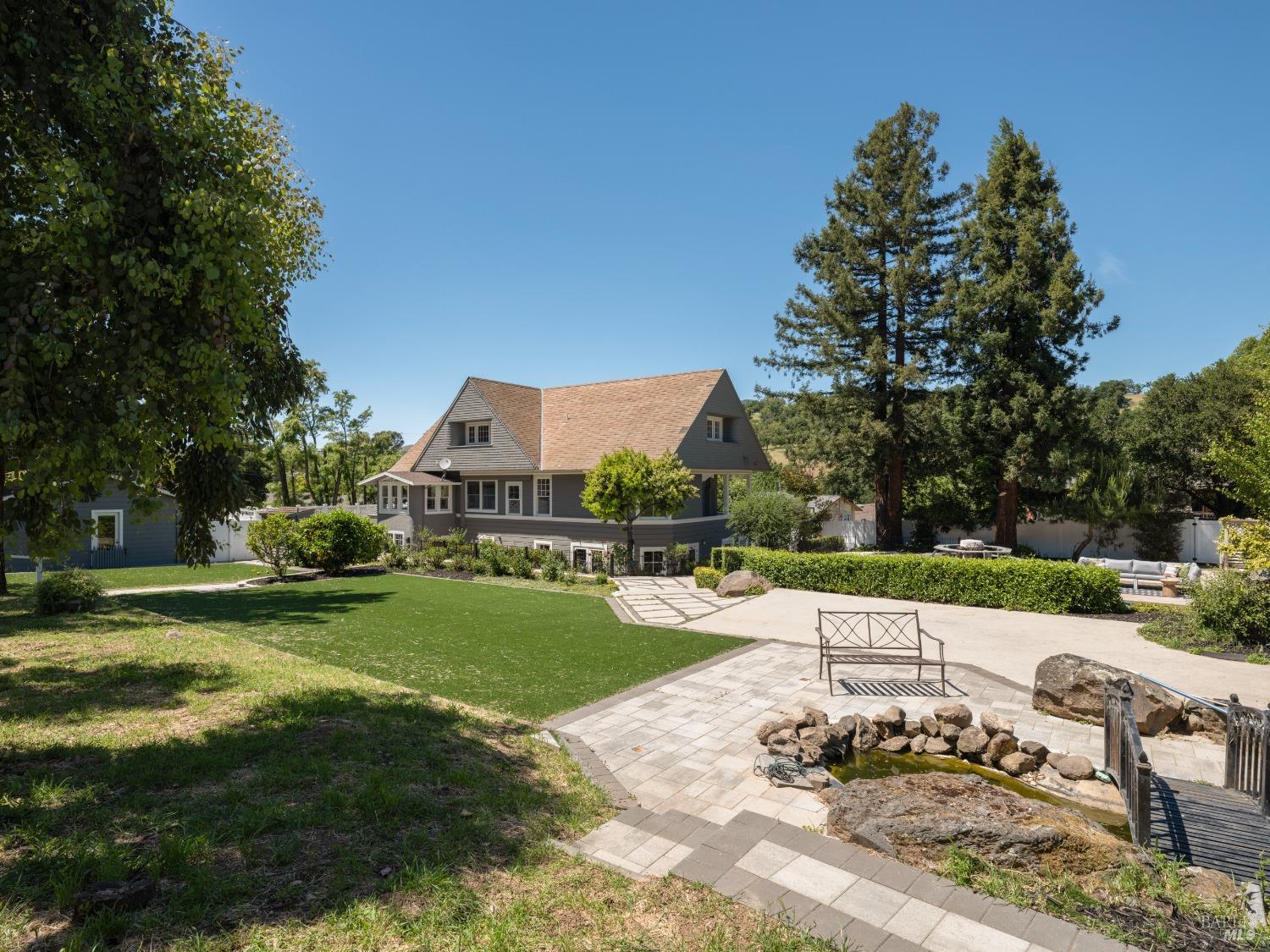 Detail Gallery Image 30 of 32 For 9 Equestrian Ct, Novato,  CA 94945 - 7 Beds | 5/1 Baths