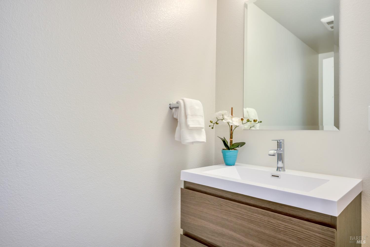 Detail Gallery Image 17 of 42 For 533 N Cloverdale Blvd, Cloverdale,  CA 95425 - 3 Beds | 2/1 Baths