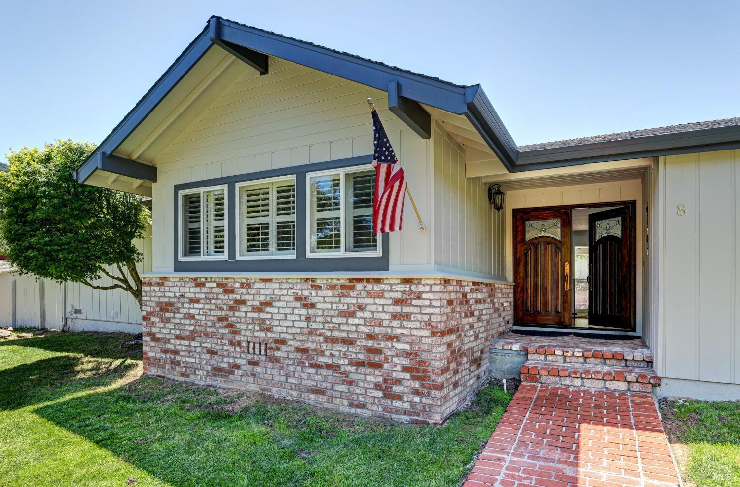 Detail Gallery Image 11 of 42 For 8 Capilano Dr, Novato,  CA 94949 - 3 Beds | 2 Baths