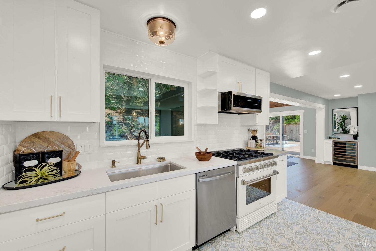 Detail Gallery Image 14 of 68 For 3652 Dartmouth Dr, Napa,  CA 94558 - 3 Beds | 2 Baths