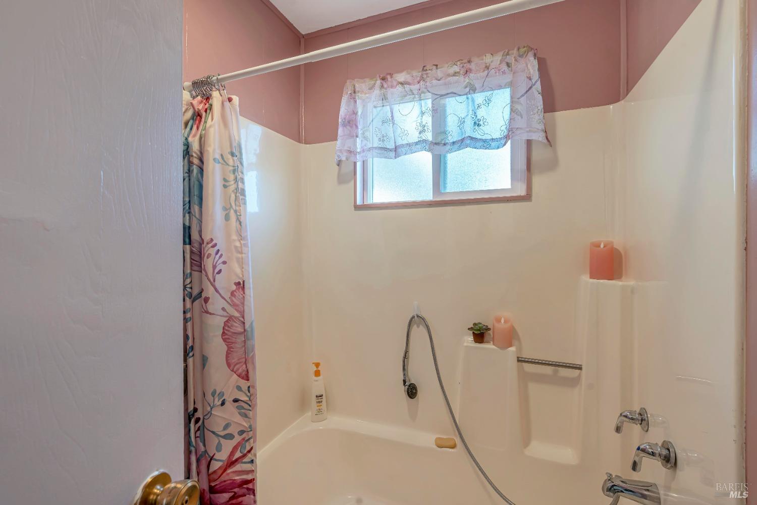 Detail Gallery Image 19 of 31 For 532 Gloria Way, Benicia,  CA 94510 - 4 Beds | 2/1 Baths