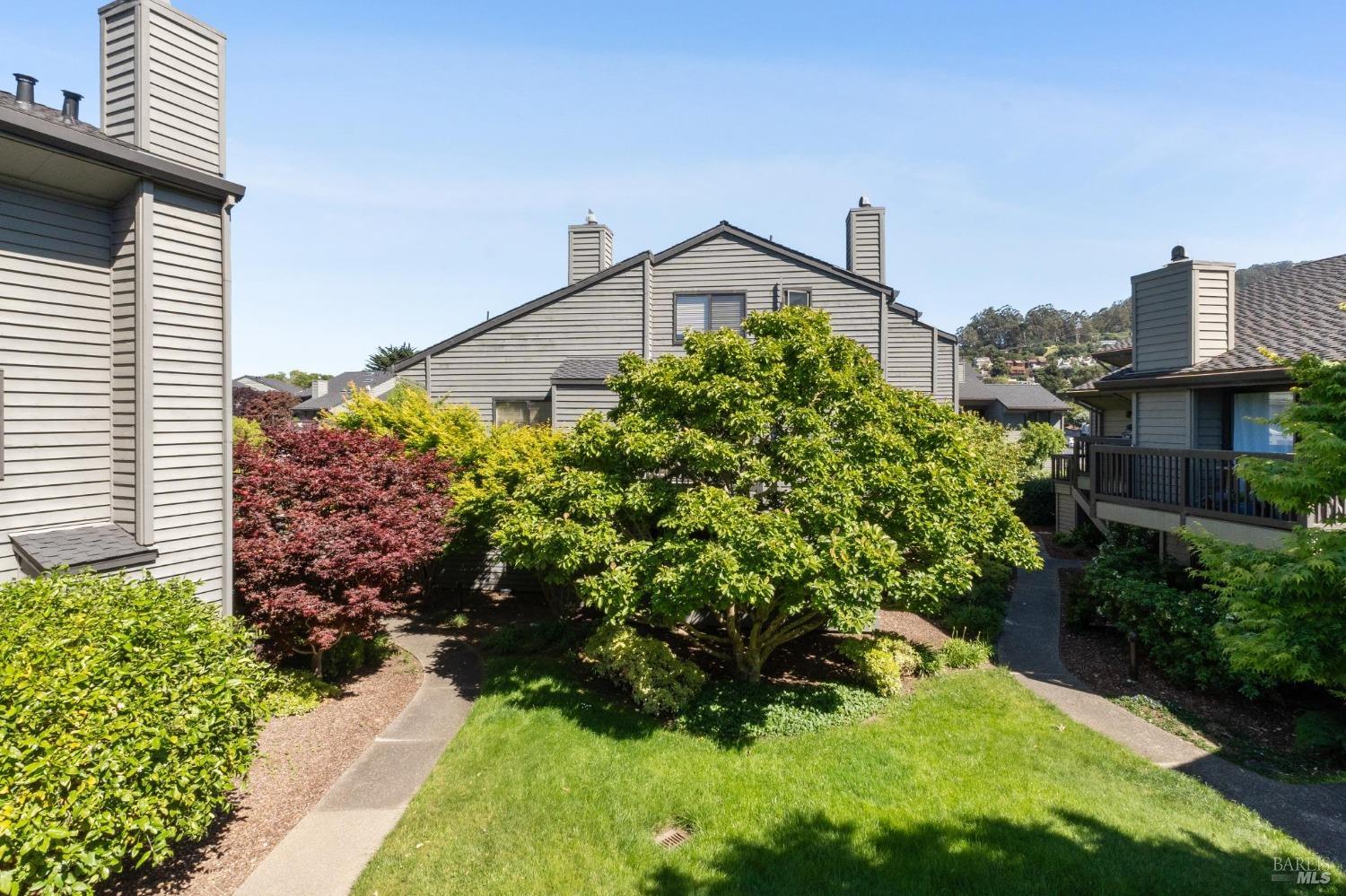Detail Gallery Image 12 of 30 For 198 Cypress Pl, Sausalito,  CA 94965 - 2 Beds | 2 Baths
