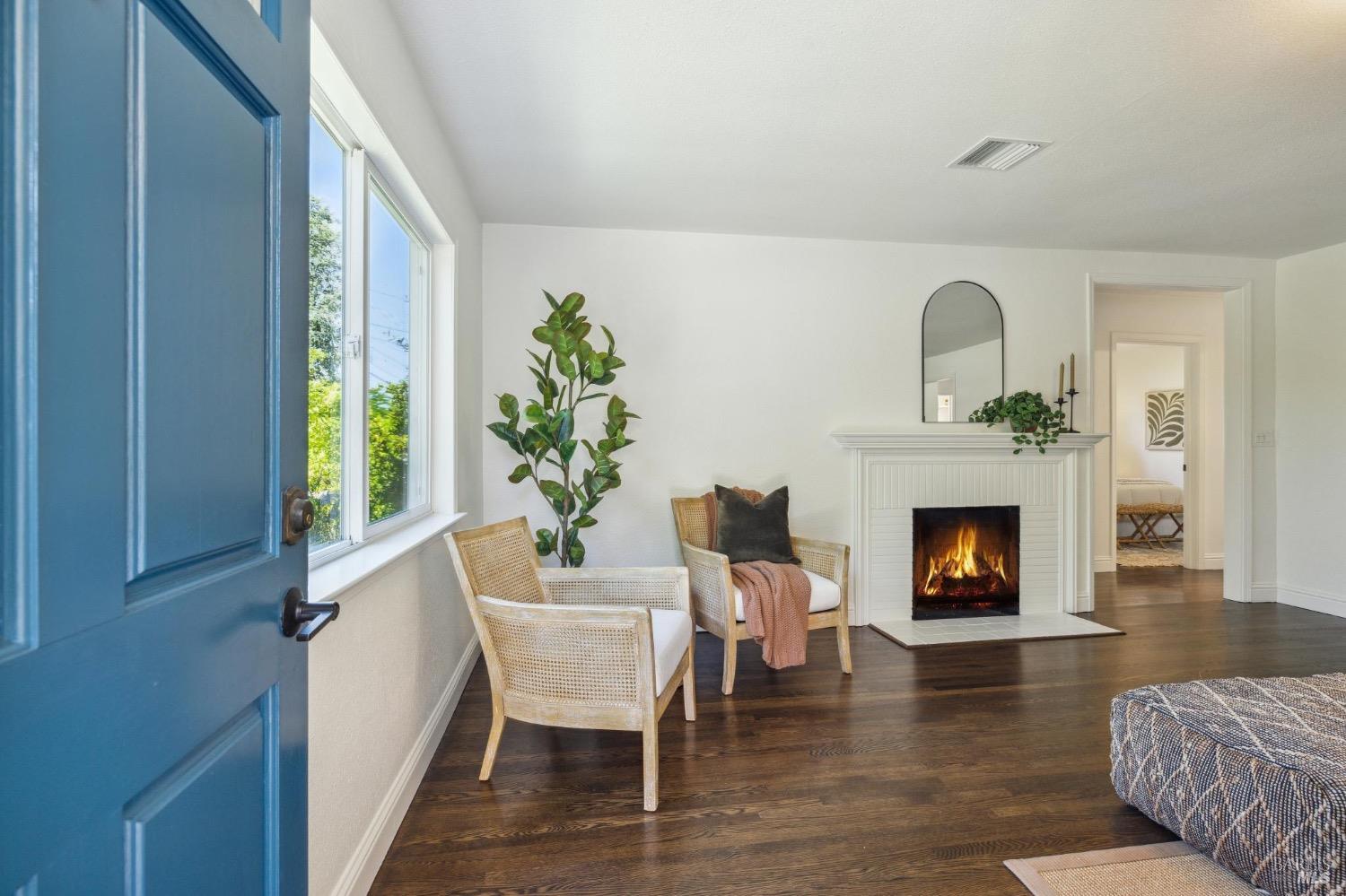 Detail Gallery Image 7 of 41 For 132 Mabry Way, San Rafael,  CA 94903 - 3 Beds | 2 Baths