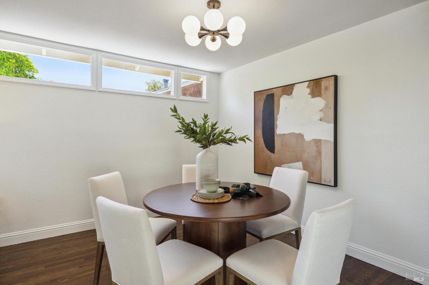 Detail Gallery Image 15 of 41 For 132 Mabry Way, San Rafael,  CA 94903 - 3 Beds | 2 Baths