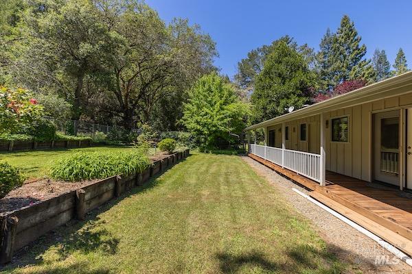 Detail Gallery Image 34 of 71 For 2031 Boonville Rd, Ukiah,  CA 95482 - 3 Beds | 2 Baths