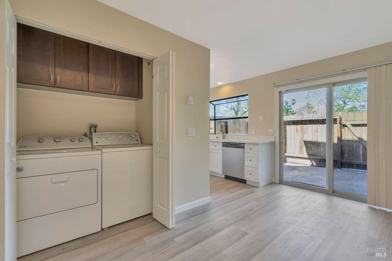 Detail Gallery Image 9 of 35 For 1071 Golf Course Dr, Rohnert Park,  CA 94928 - 2 Beds | 1/1 Baths