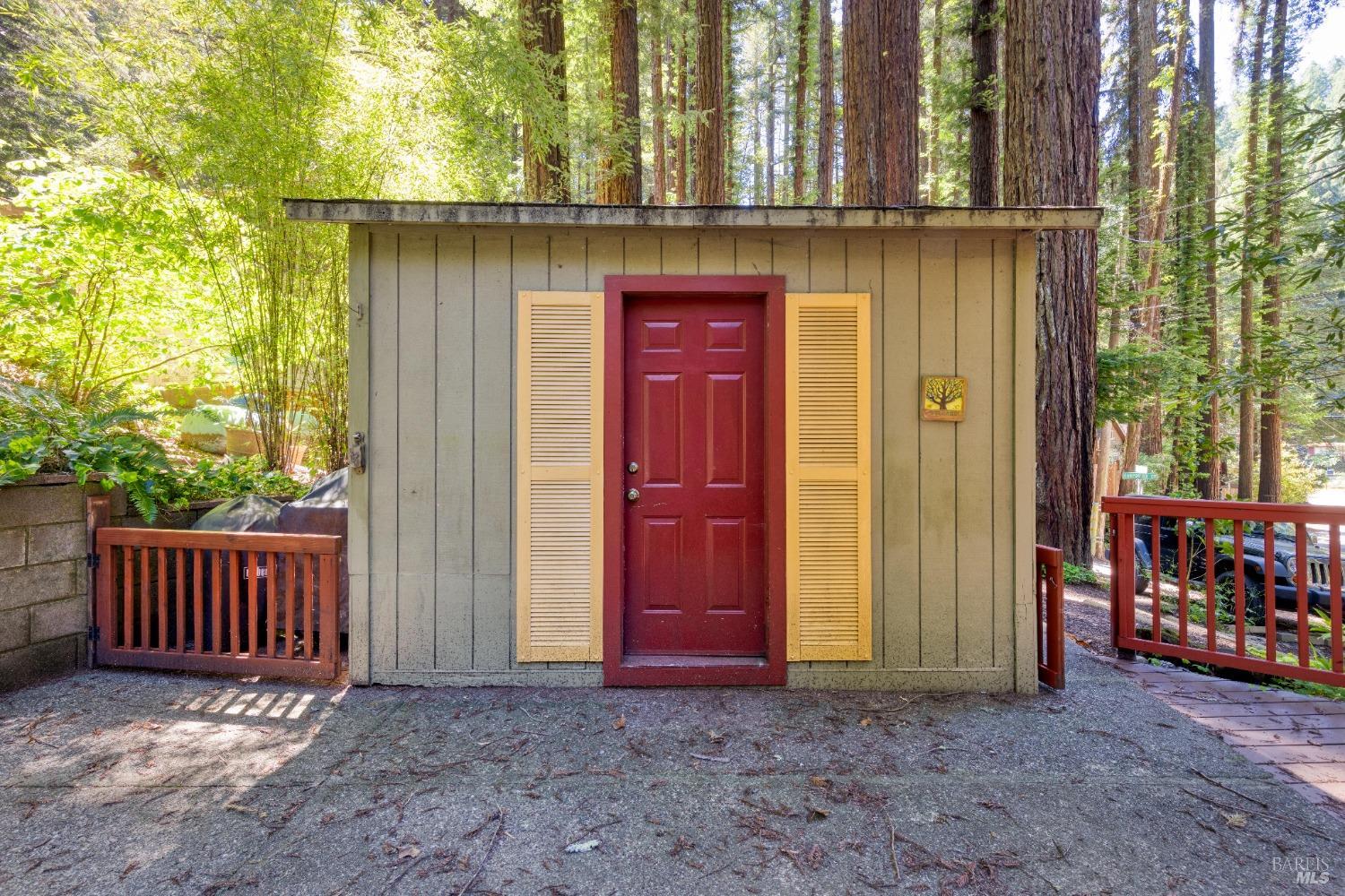 Detail Gallery Image 7 of 24 For 14944 Canyon 6 Rd, Guerneville,  CA 95446 - 1 Beds | 1 Baths