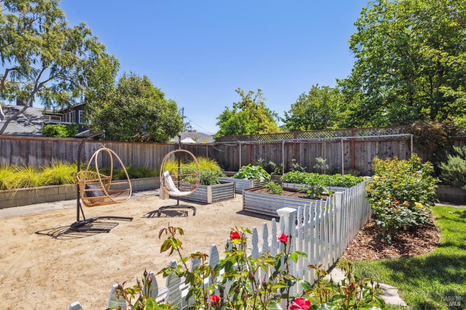Detail Gallery Image 32 of 41 For 132 Mabry Way, San Rafael,  CA 94903 - 3 Beds | 2 Baths