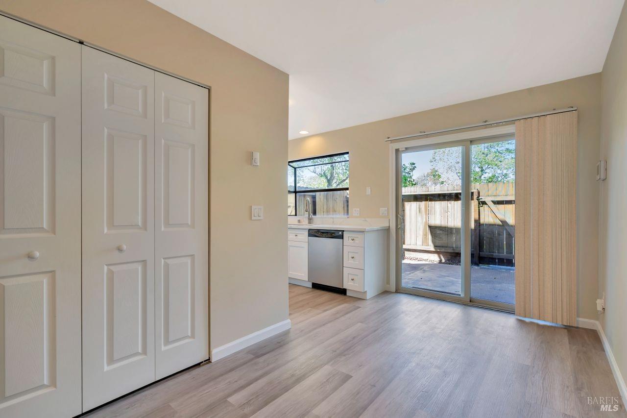Detail Gallery Image 8 of 35 For 1071 Golf Course Dr, Rohnert Park,  CA 94928 - 2 Beds | 1/1 Baths