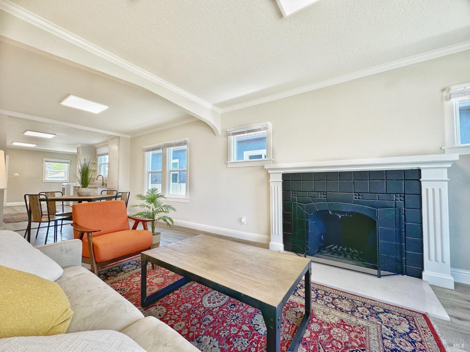 Detail Gallery Image 3 of 27 For 1718 68th Ave, Oakland,  CA 94621 - 3 Beds | 1 Baths