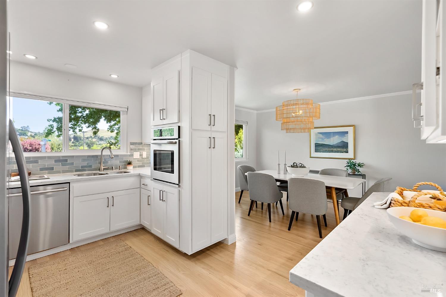 Detail Gallery Image 14 of 53 For 601 Thornwood Ter, San Rafael,  CA 94903 - 4 Beds | 3/1 Baths