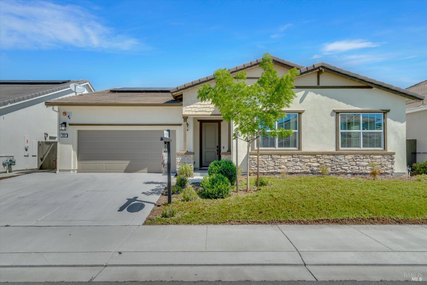 Detail Gallery Image 1 of 41 For 854 Daffodil Dr, Vacaville,  CA 95687 - 3 Beds | 2/1 Baths